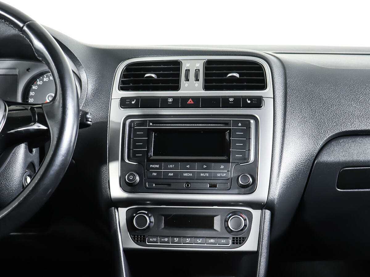 Купить Volkswagen Polo с пробегом. Фото: #11