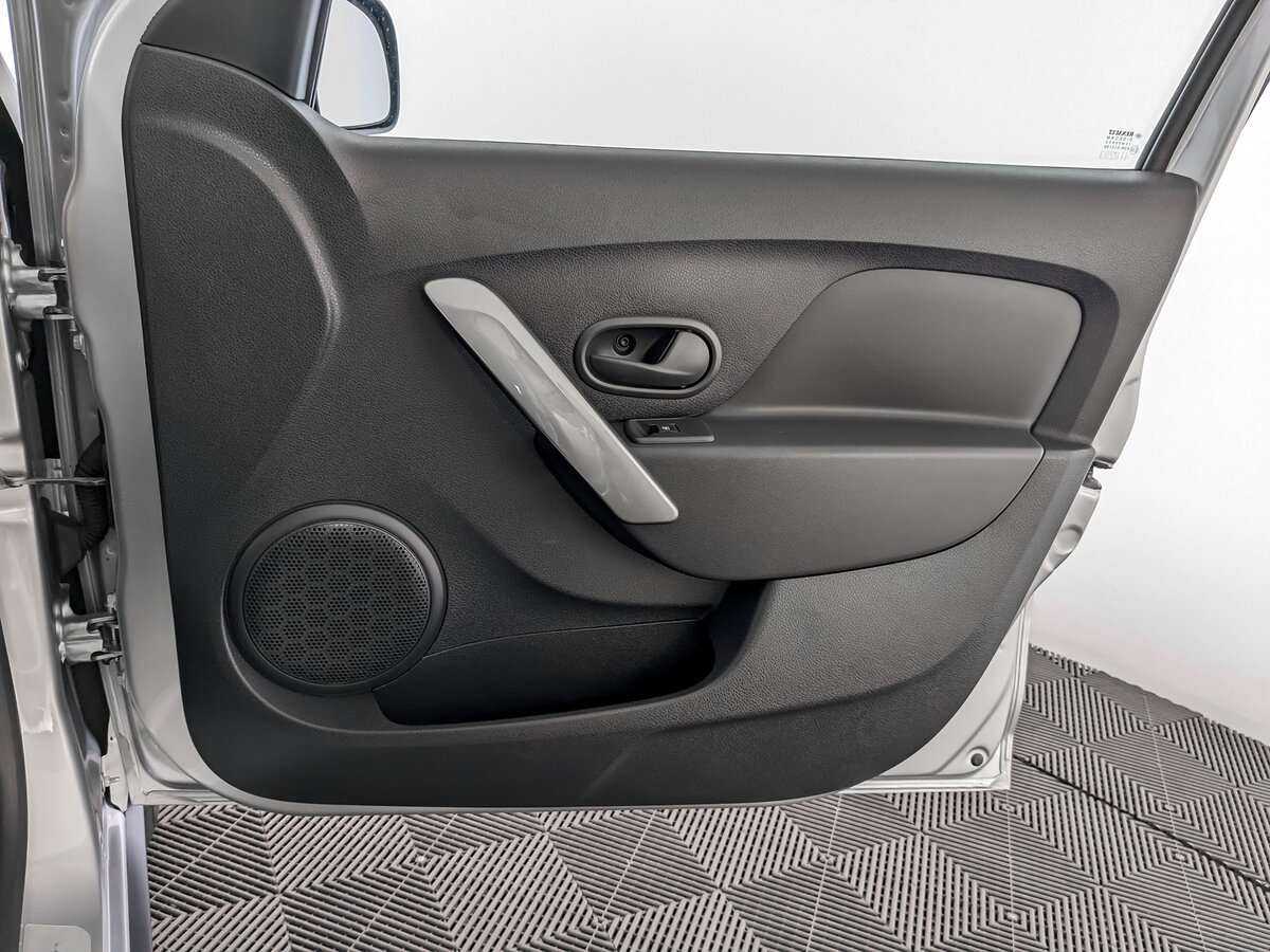 Купить Renault Sandero с пробегом. Фото: #23