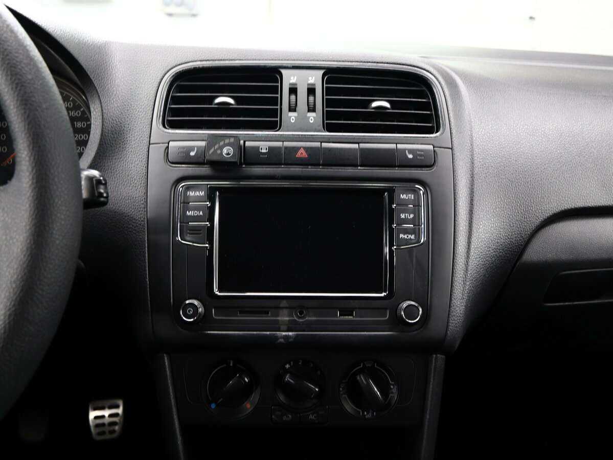 Купить Volkswagen Polo с пробегом. Фото: #18