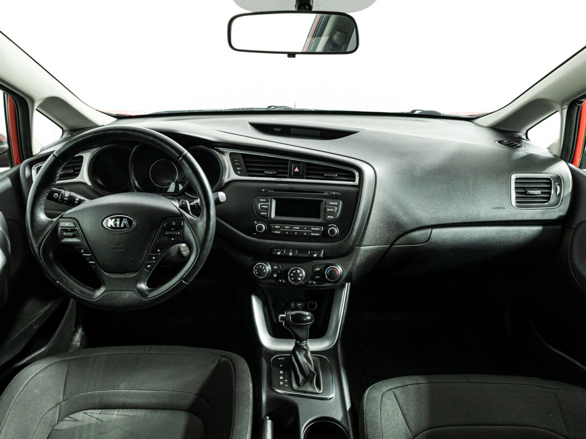 Купить Kia Ceed с пробегом. Фото: #12