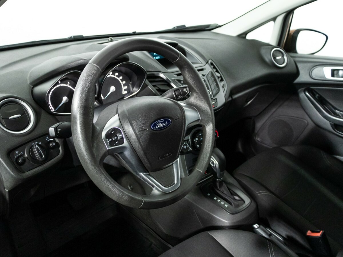 Купить Ford Fiesta с пробегом. Фото: #10