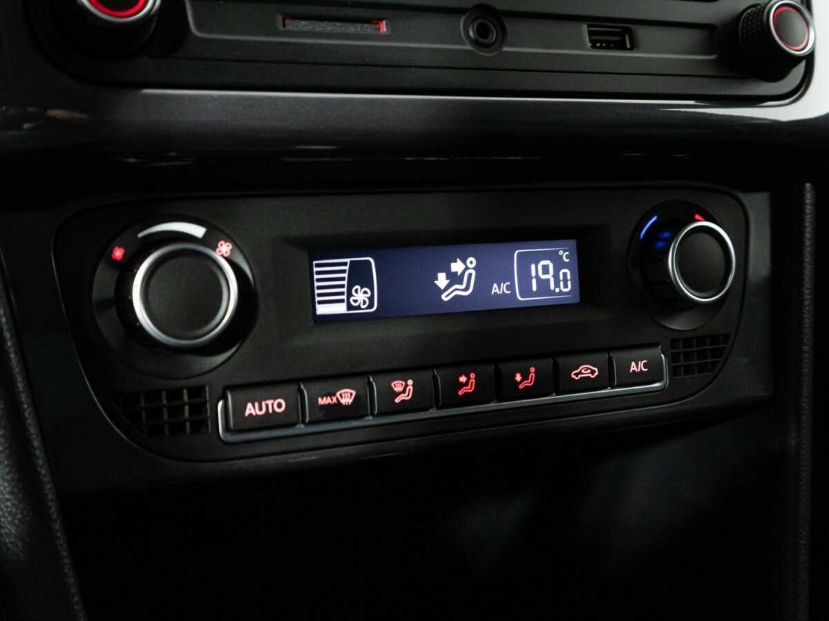 Купить Volkswagen Polo с пробегом. Фото: #16