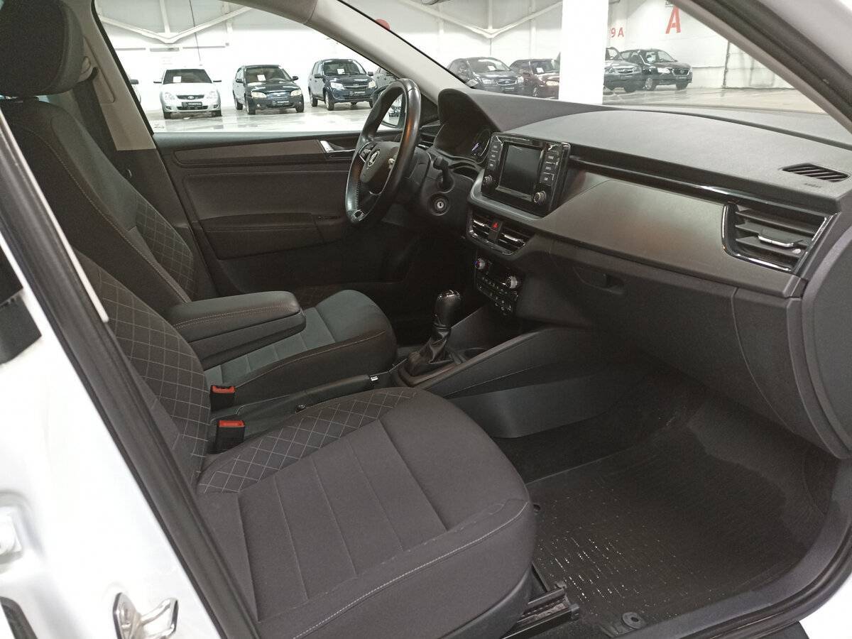 Купить Skoda Rapid с пробегом. Фото: #10