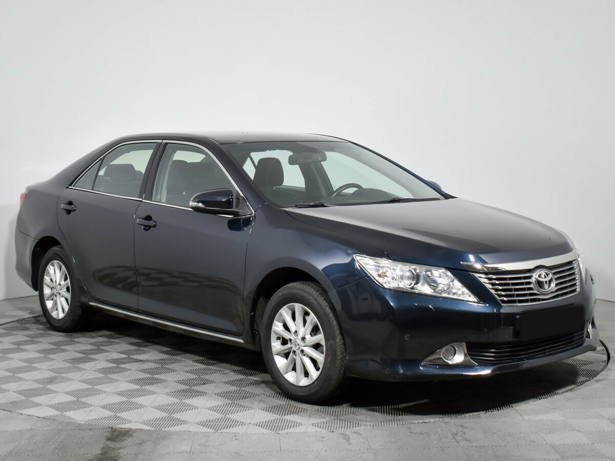 Купить Toyota Camry с пробегом. Фото: #2
