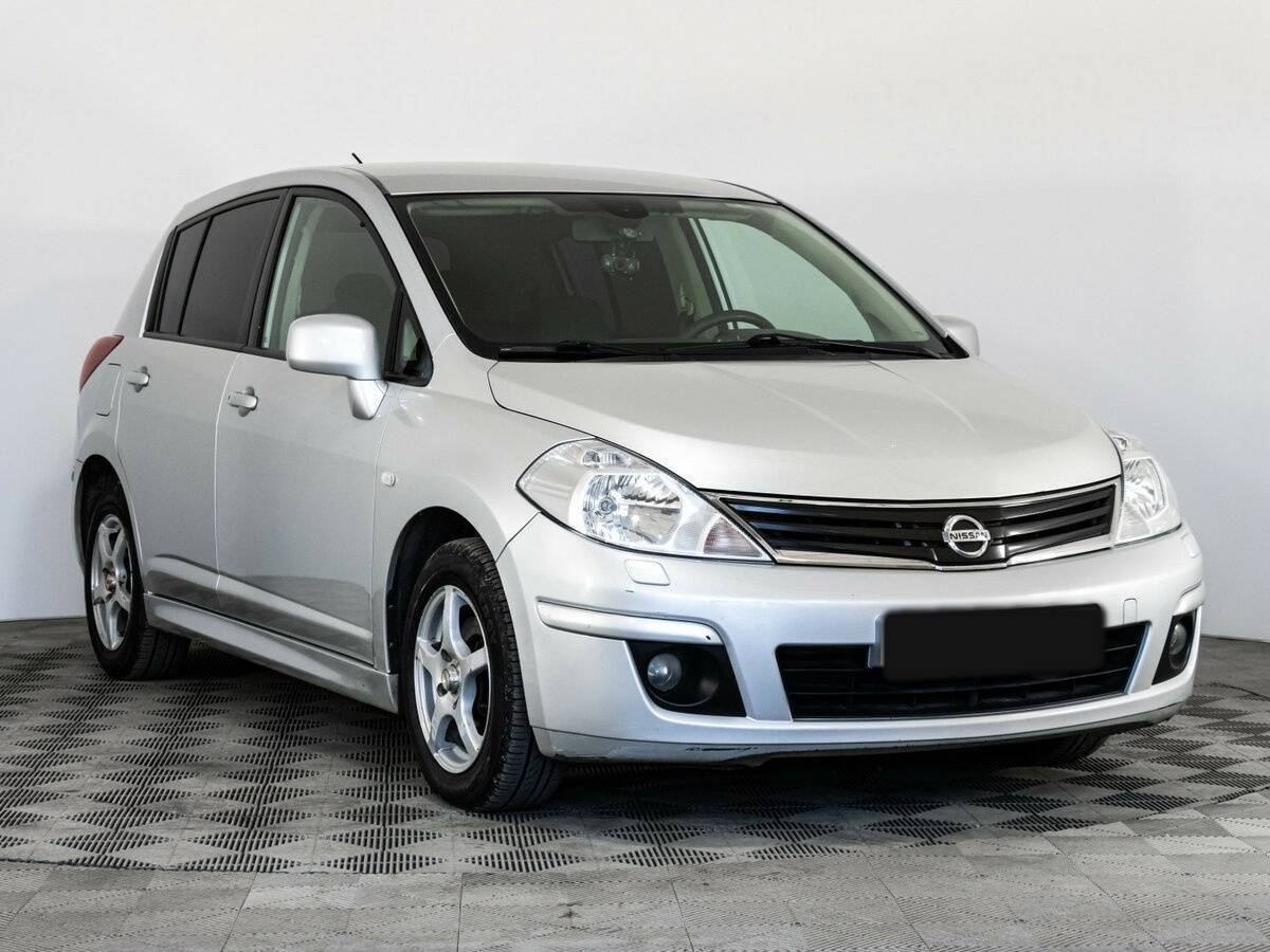 Купить Nissan Tiida с пробегом. Фото: #2