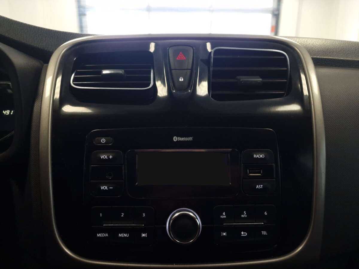 Купить Renault Sandero с пробегом. Фото: #9