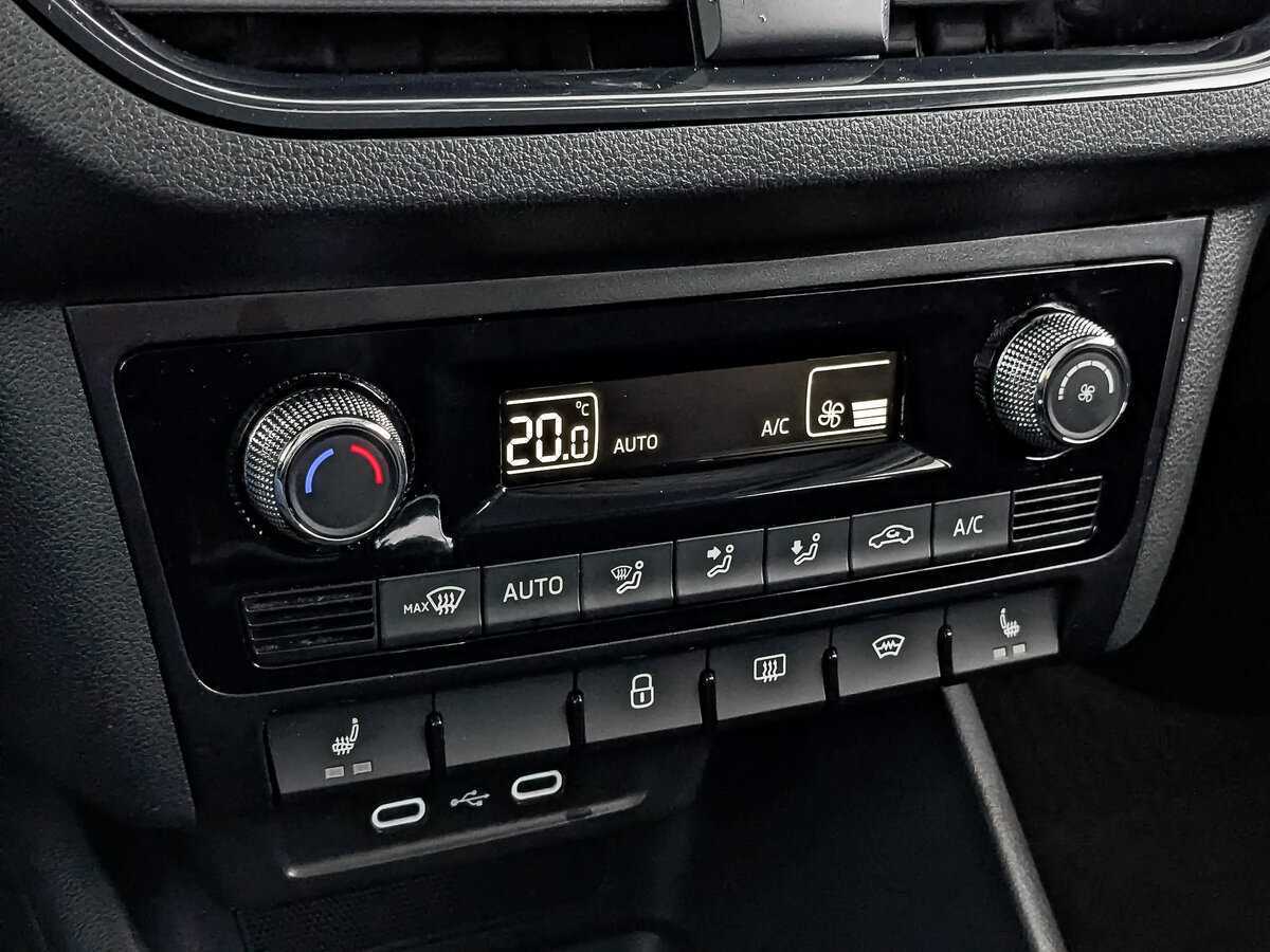 Купить Skoda Rapid с пробегом. Фото: #20