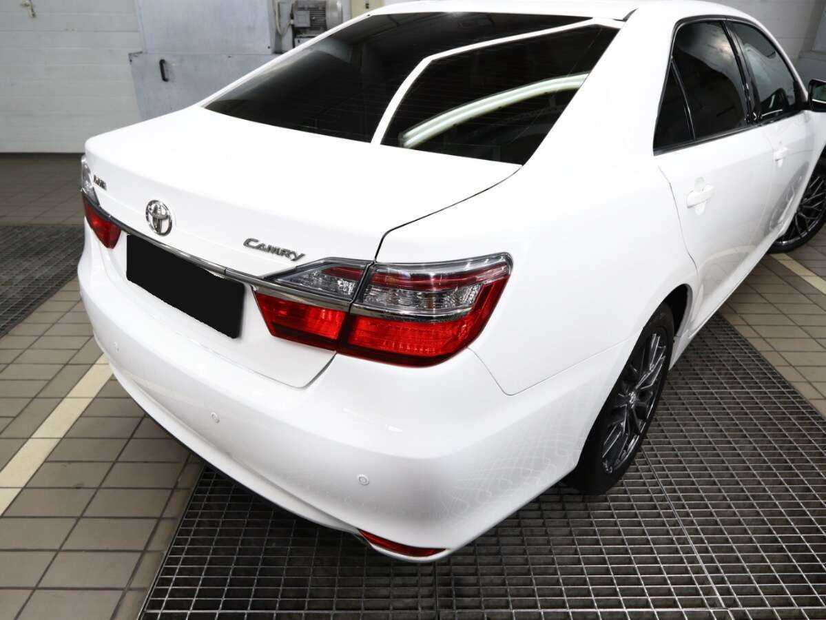 Купить Toyota Camry с пробегом. Фото: #3