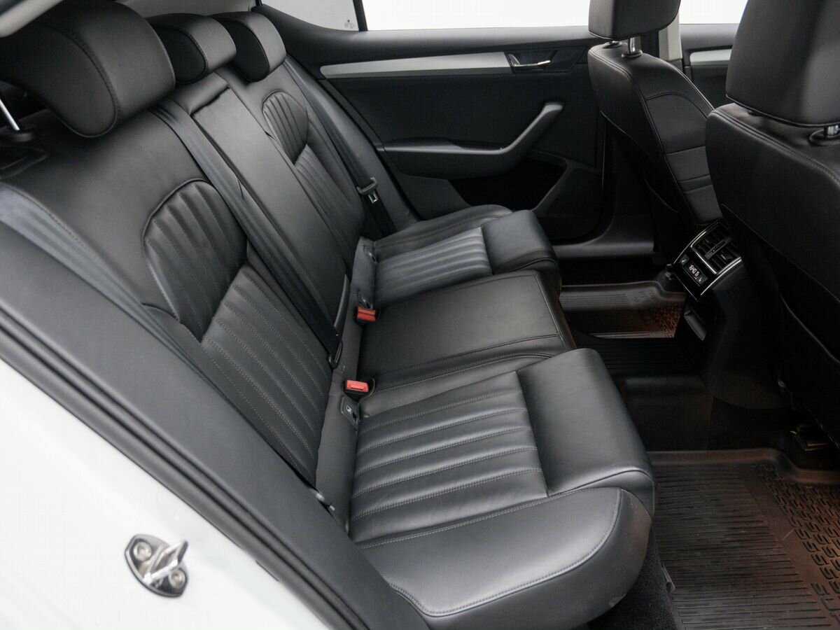 Купить Skoda Superb с пробегом. Фото: #8