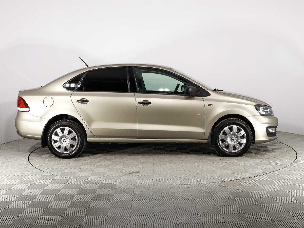 Купить Volkswagen Polo с пробегом. Фото: #4