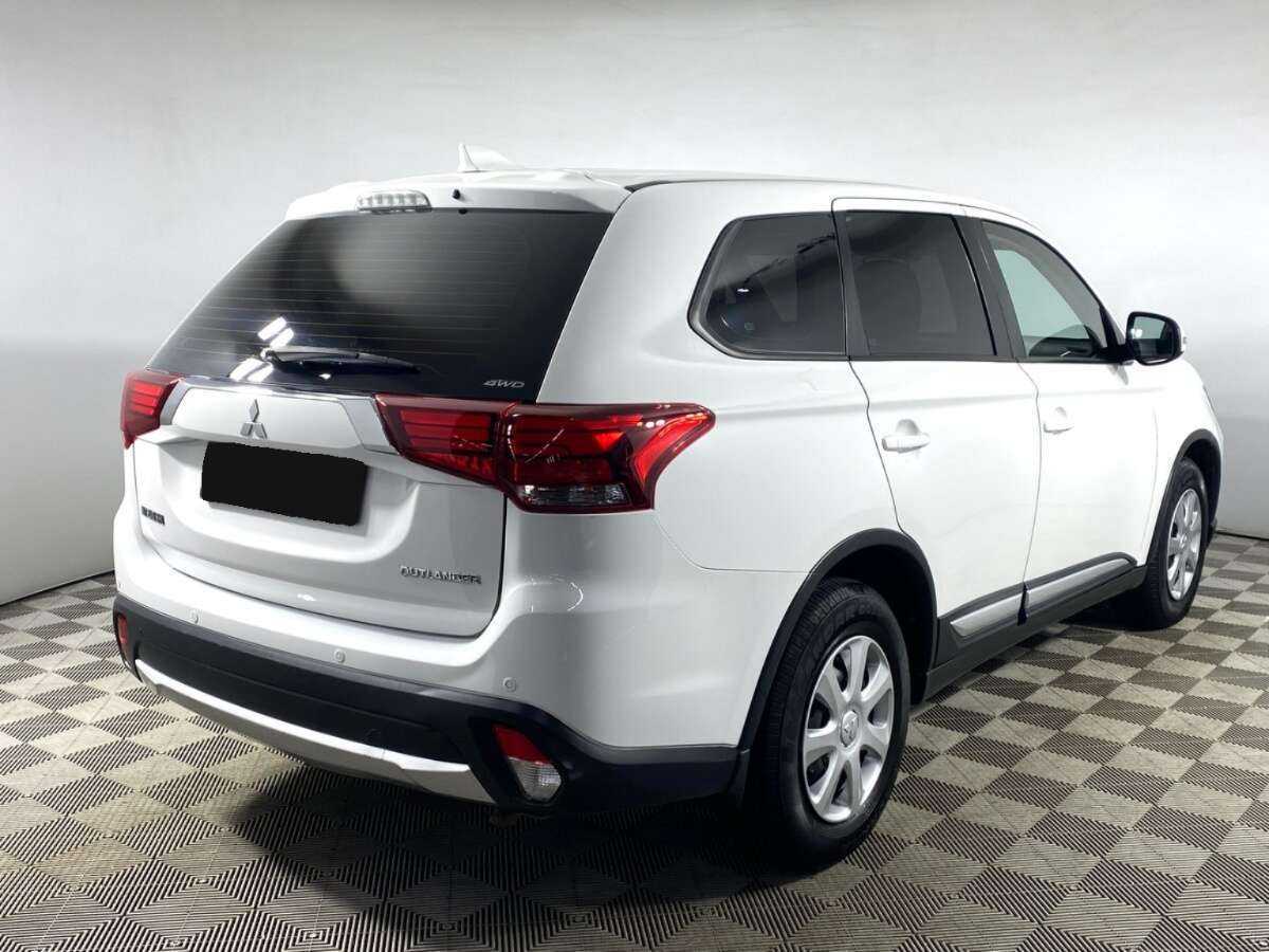 Купить Mitsubishi Outlander с пробегом. Фото: #4