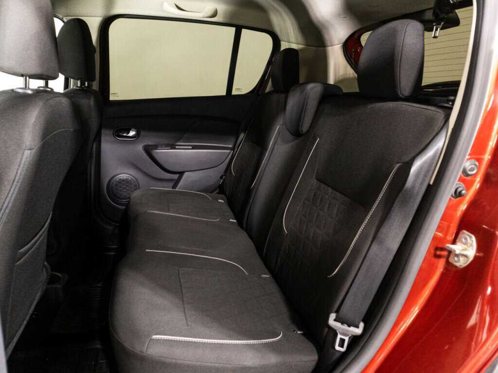 Купить Renault Sandero с пробегом. Фото: #9