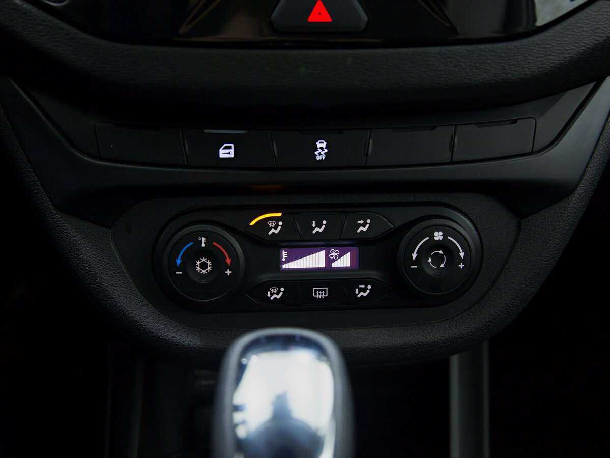 Купить Lada (ВАЗ) Vesta с пробегом. Фото: #13