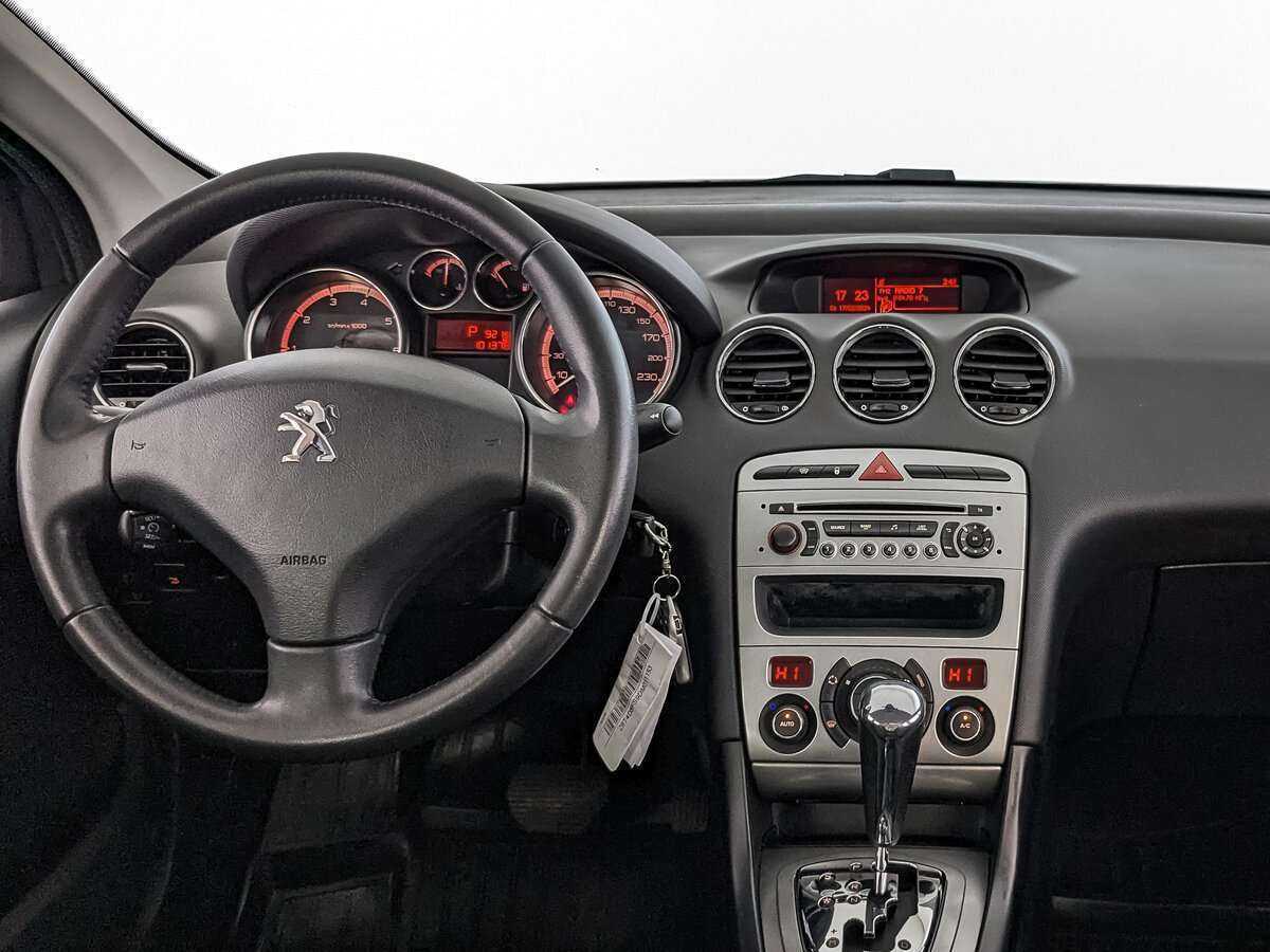 Купить Peugeot 408 с пробегом. Фото: #13