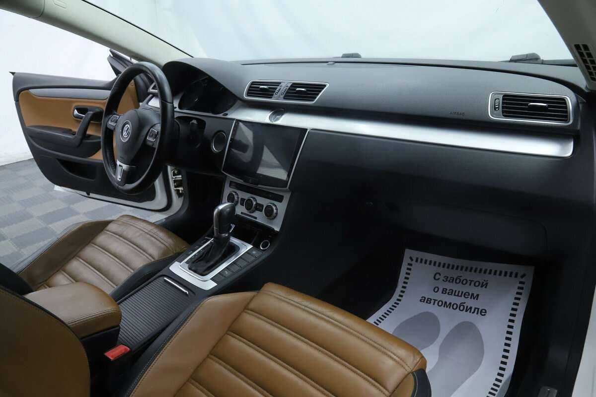Купить Volkswagen Passat CC с пробегом. Фото: #14