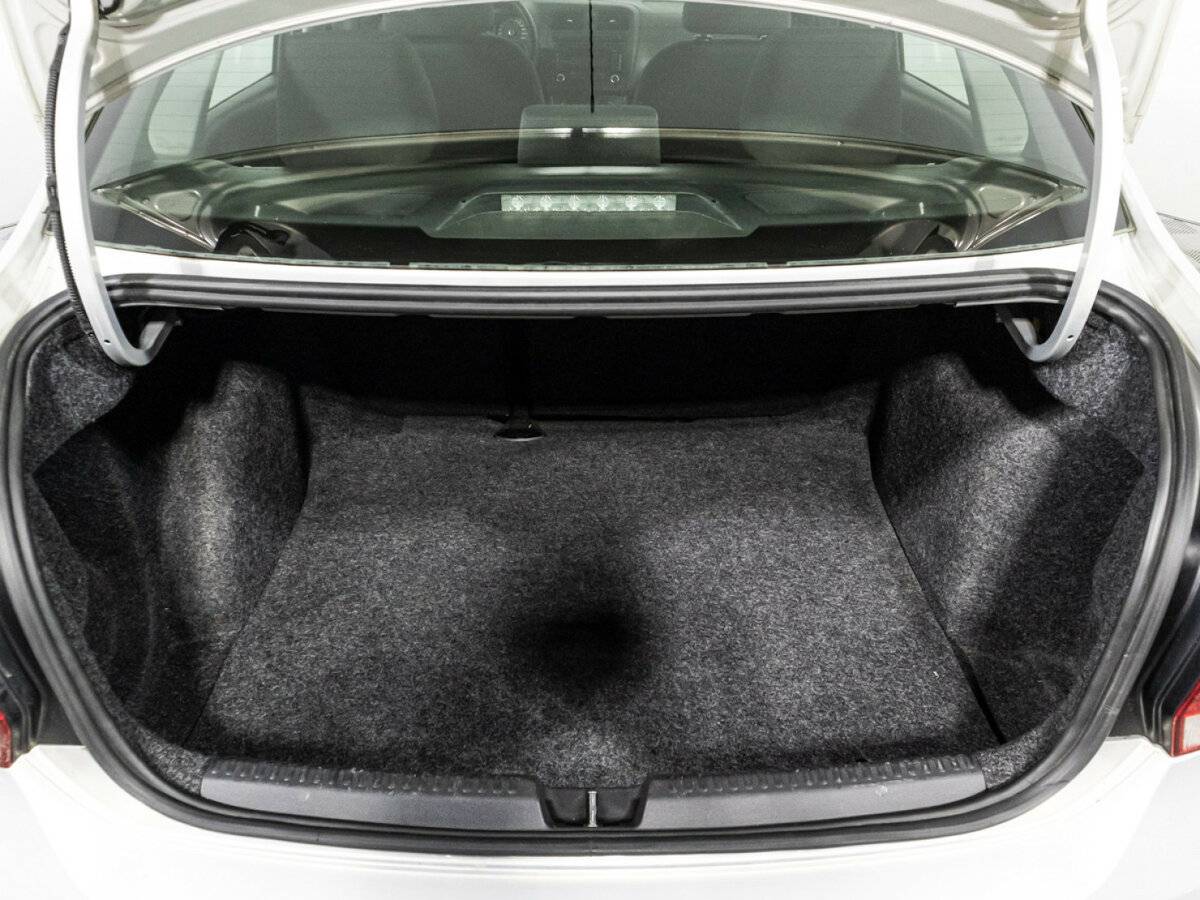 Купить Volkswagen Polo с пробегом. Фото: #14