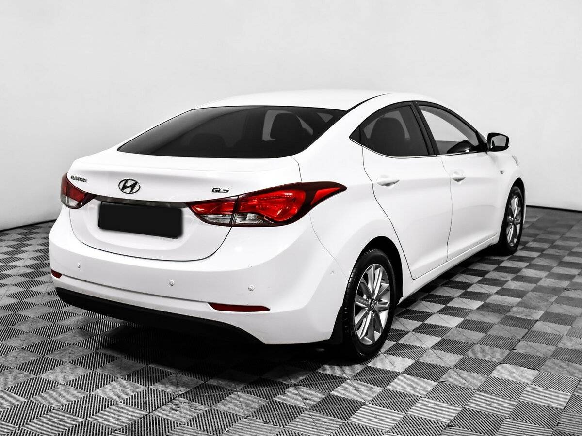 Купить Hyundai Elantra с пробегом. Фото: #4