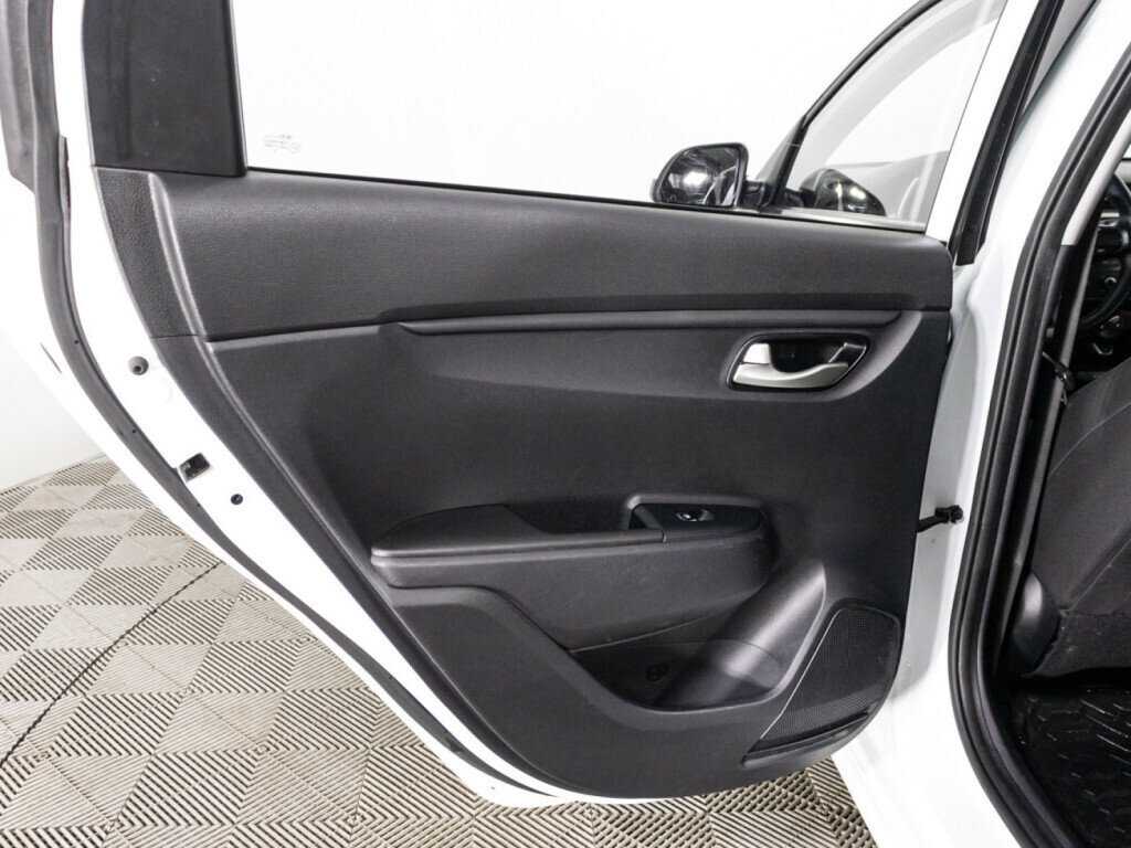 Купить Kia Rio с пробегом. Фото: #24