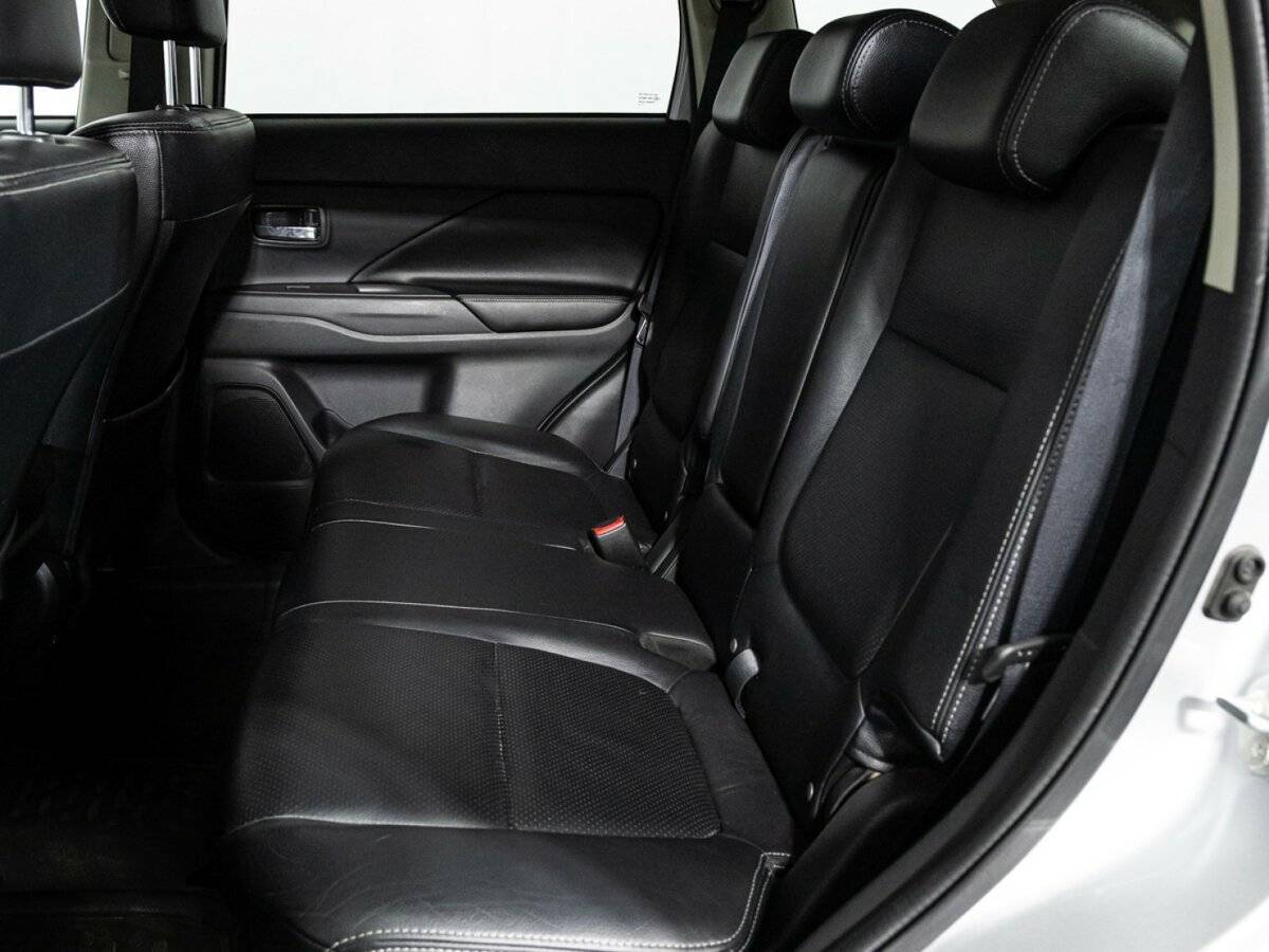 Купить Mitsubishi Outlander с пробегом. Фото: #9