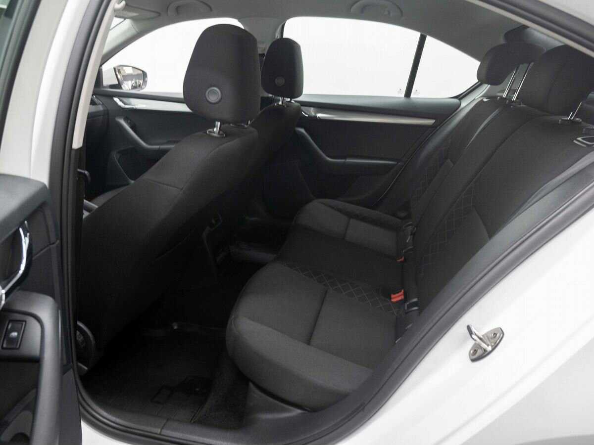 Купить Skoda Octavia с пробегом. Фото: #10