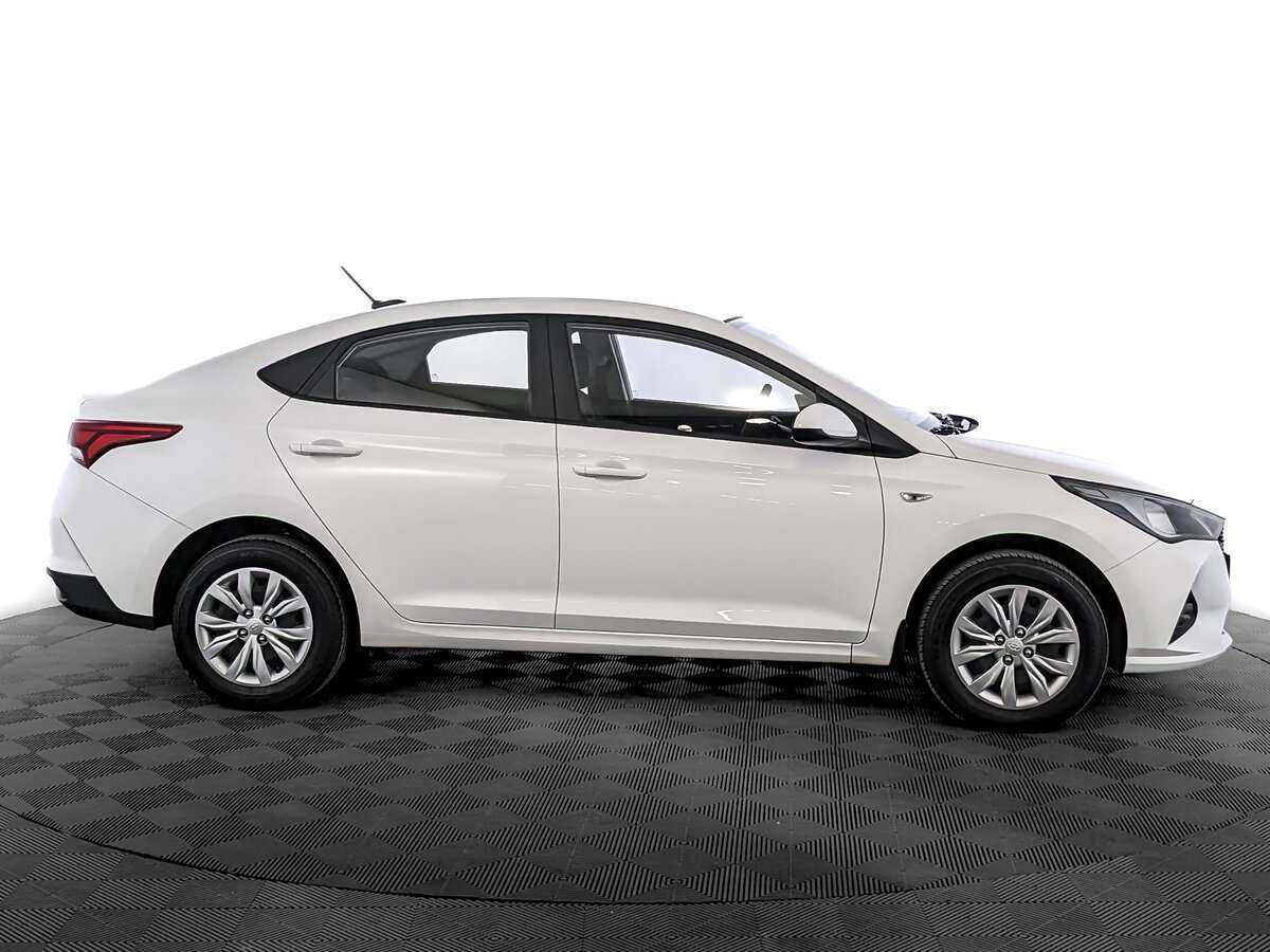 Купить Hyundai Solaris с пробегом. Фото: #3