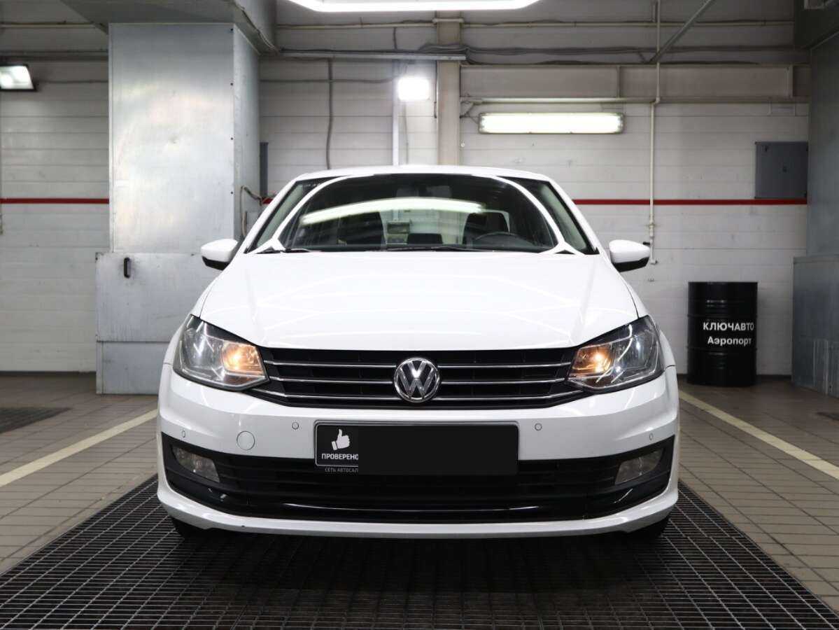 Купить Volkswagen Polo с пробегом. Фото: #1