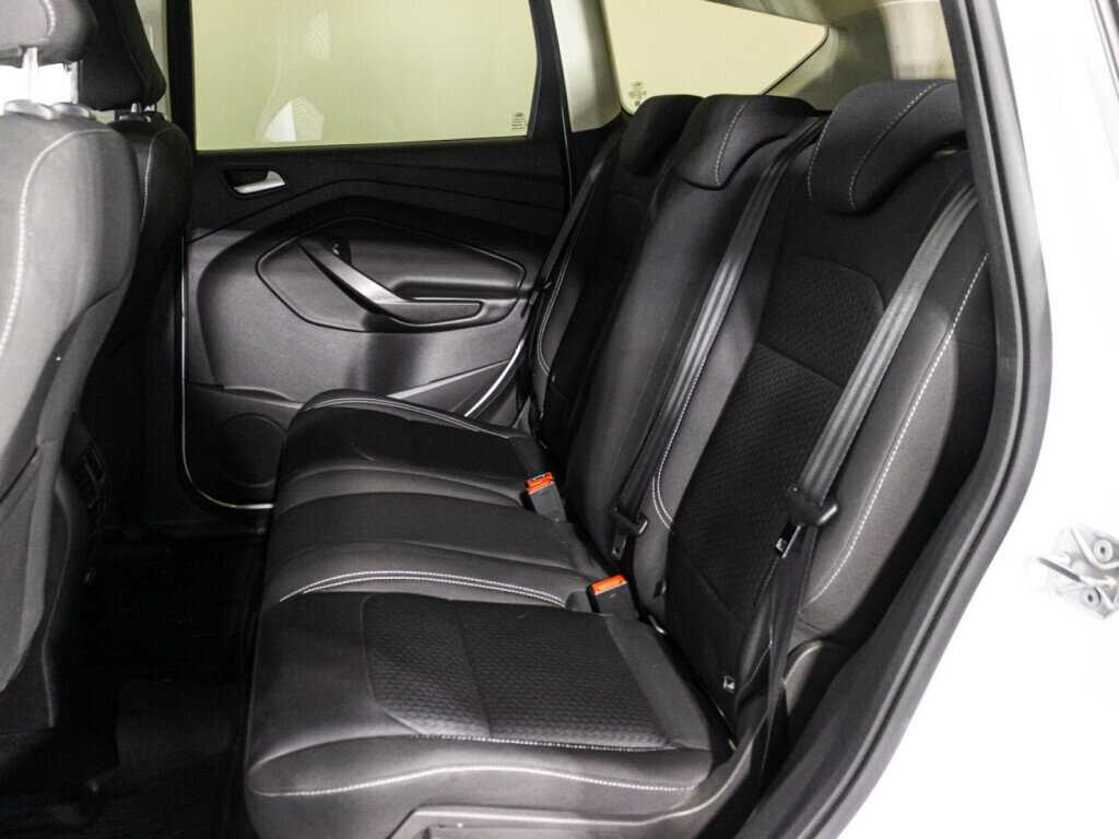 Купить Ford Kuga с пробегом. Фото: #9