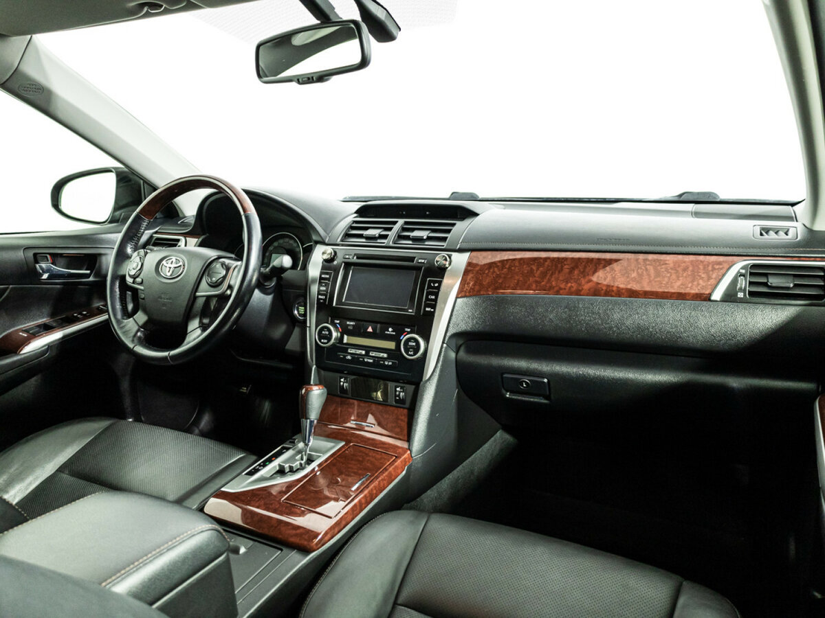 Купить Toyota Camry с пробегом. Фото: #8