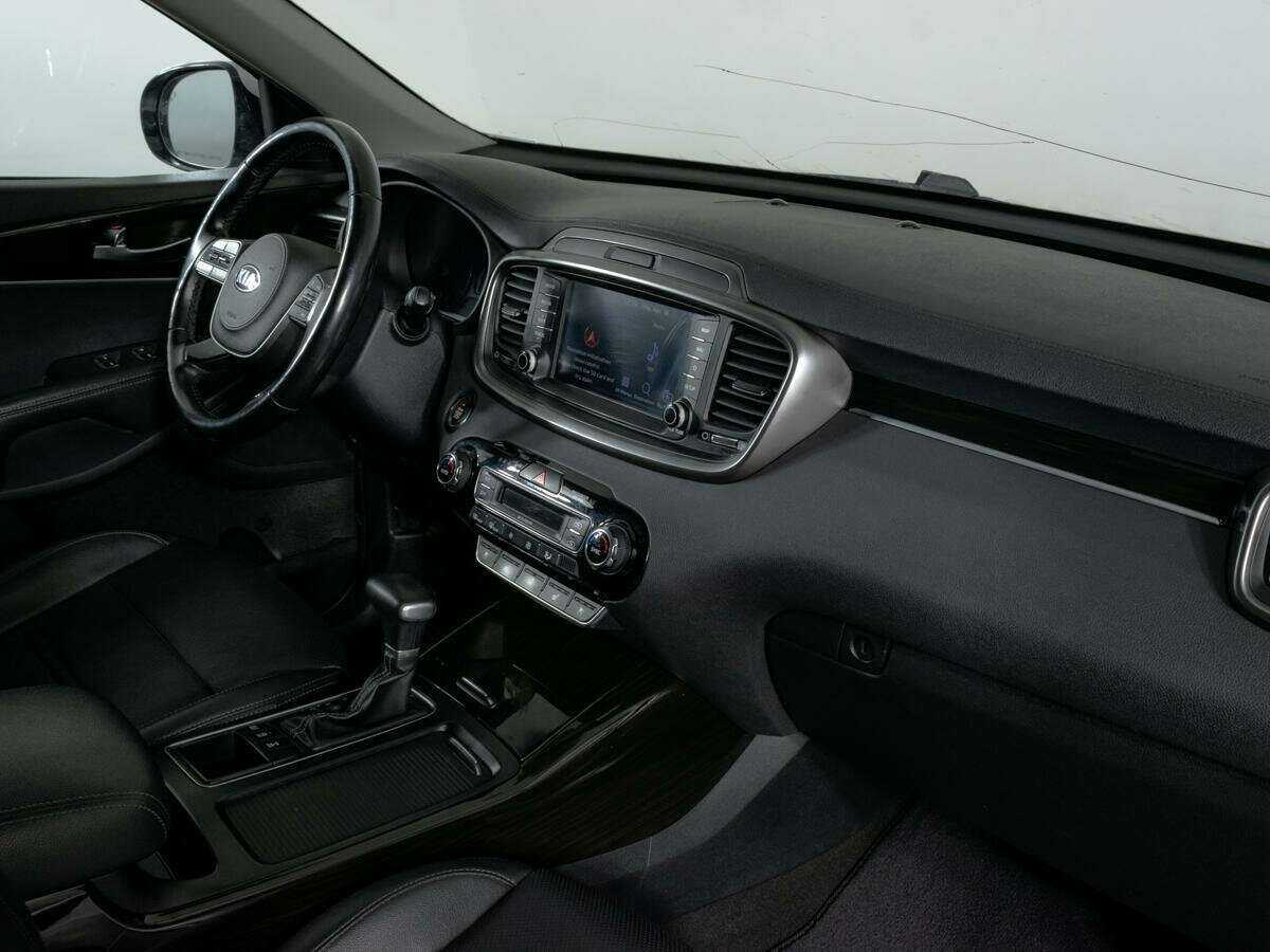 Купить Kia Sorento с пробегом. Фото: #8