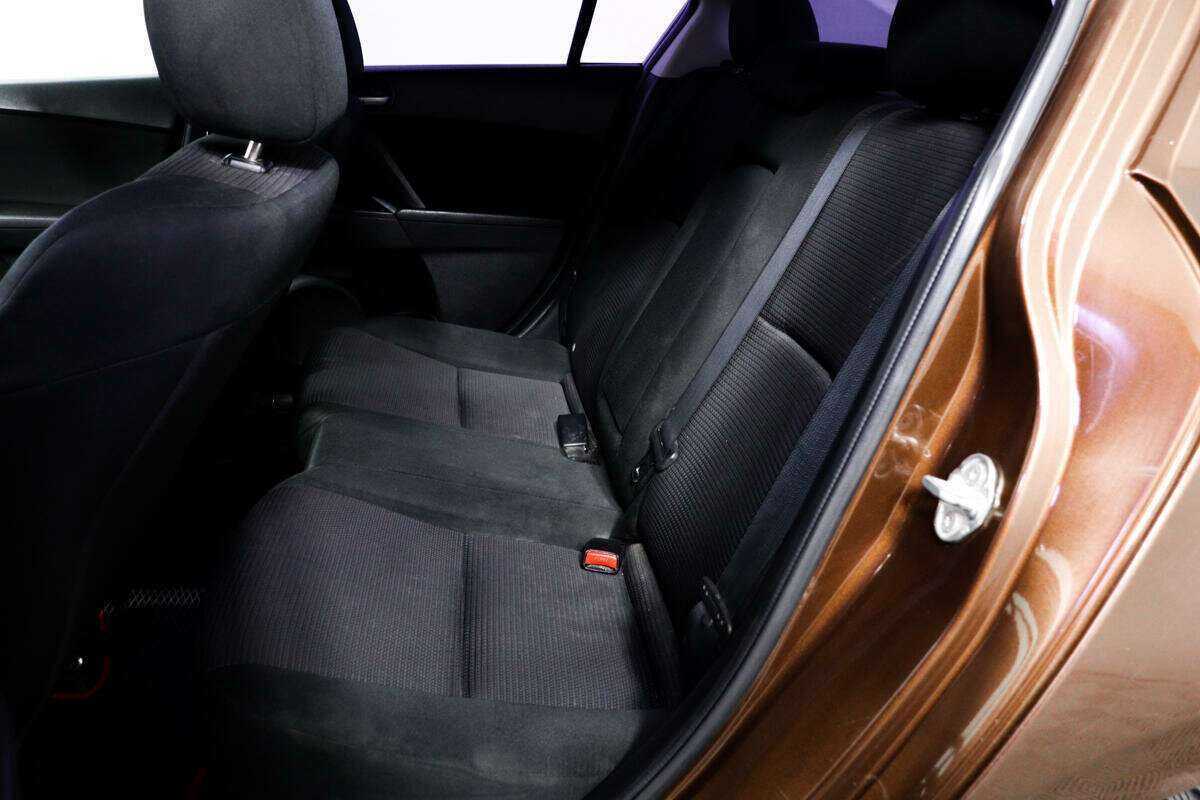 Купить Mazda 3 с пробегом. Фото: #10