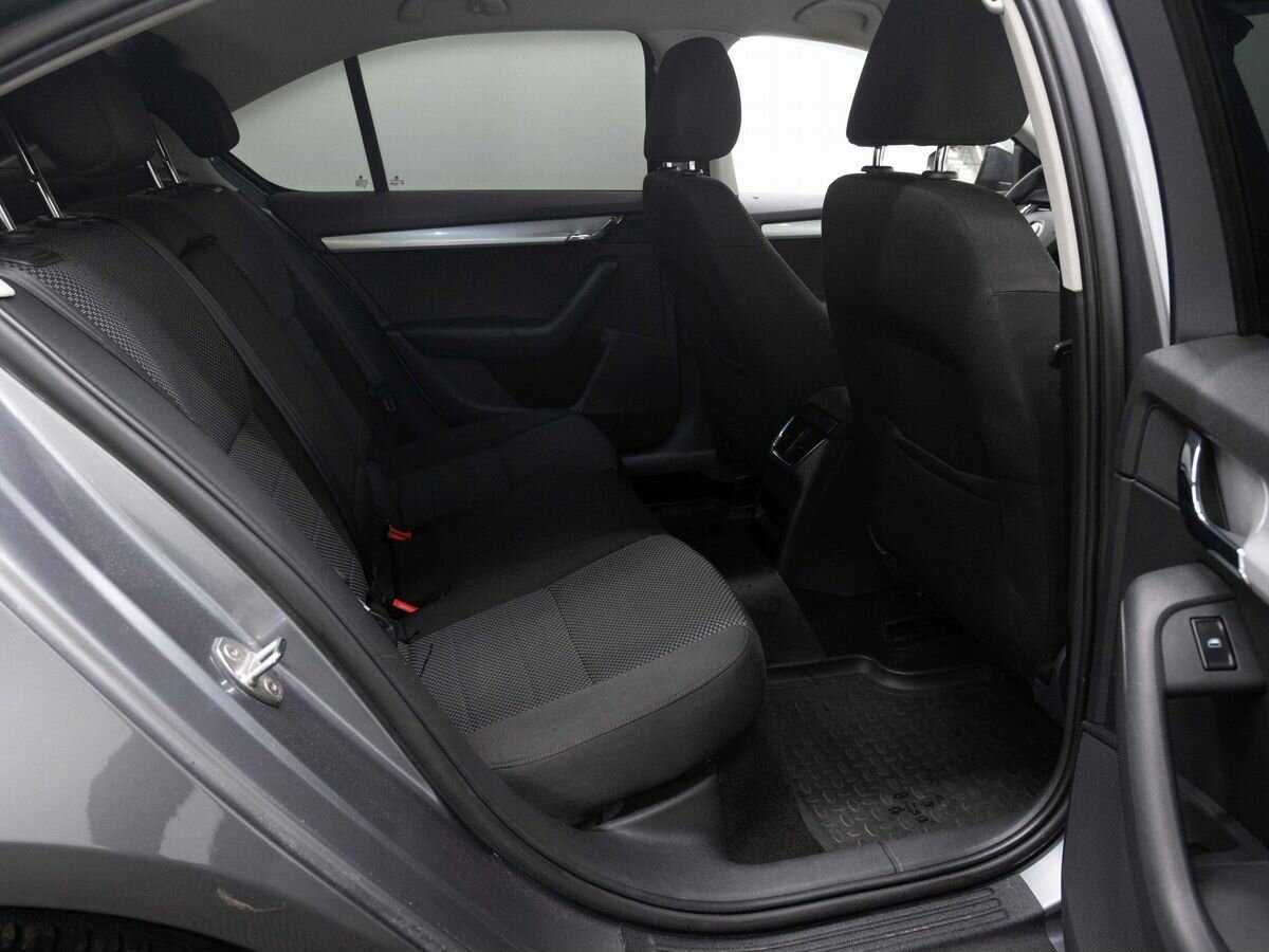 Купить Skoda Octavia с пробегом. Фото: #11