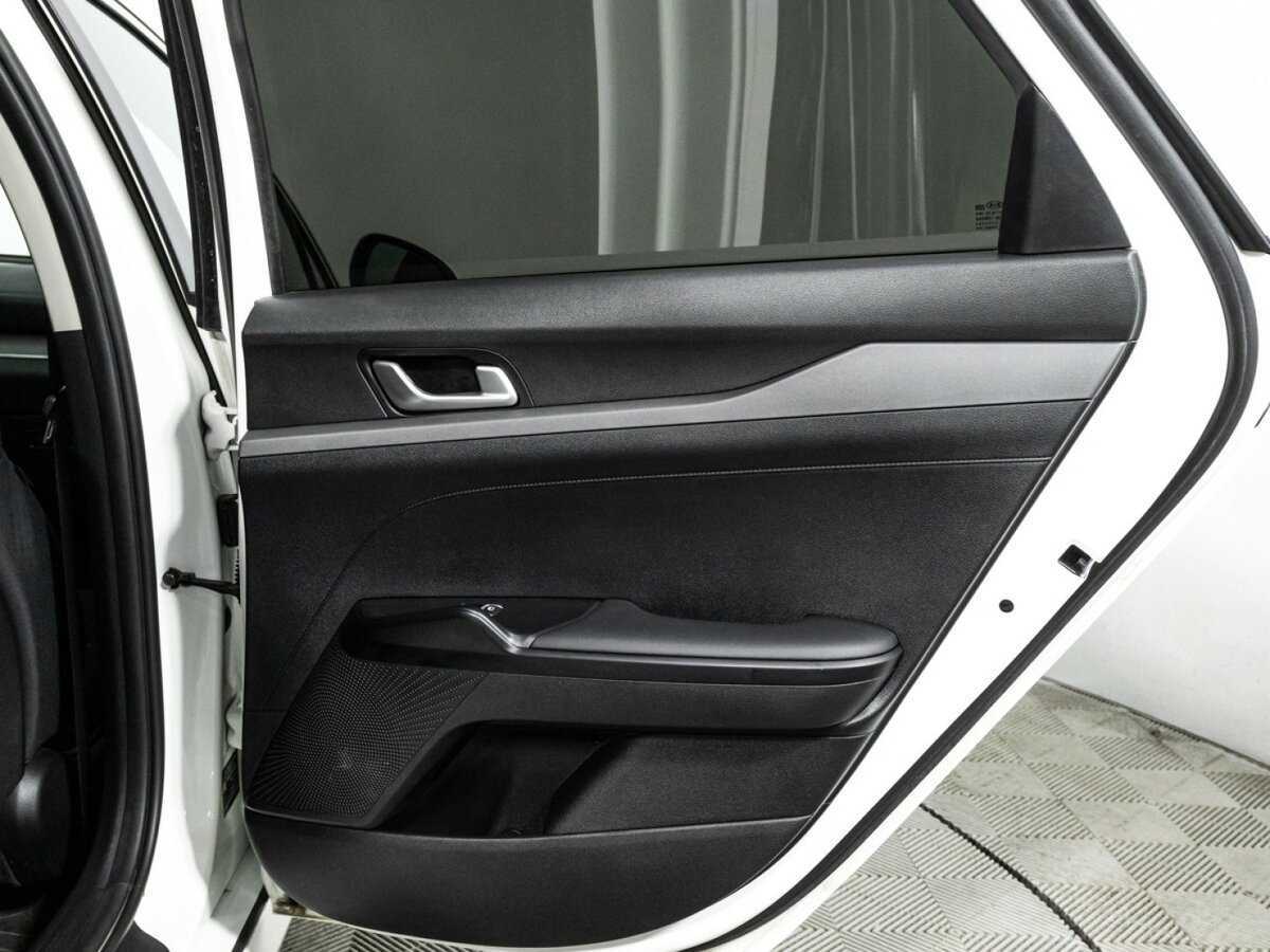 Купить Kia K5 с пробегом. Фото: #26