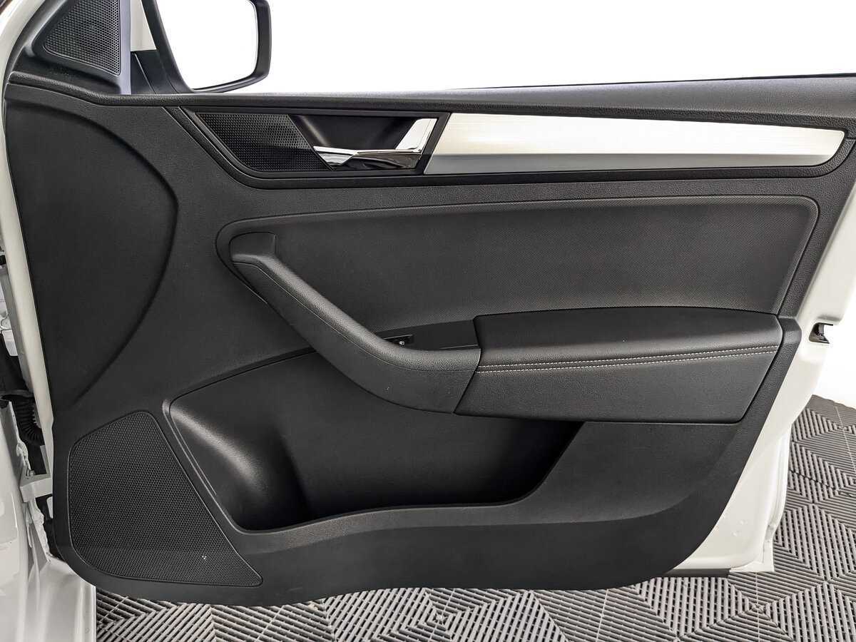 Купить Skoda Rapid с пробегом. Фото: #20