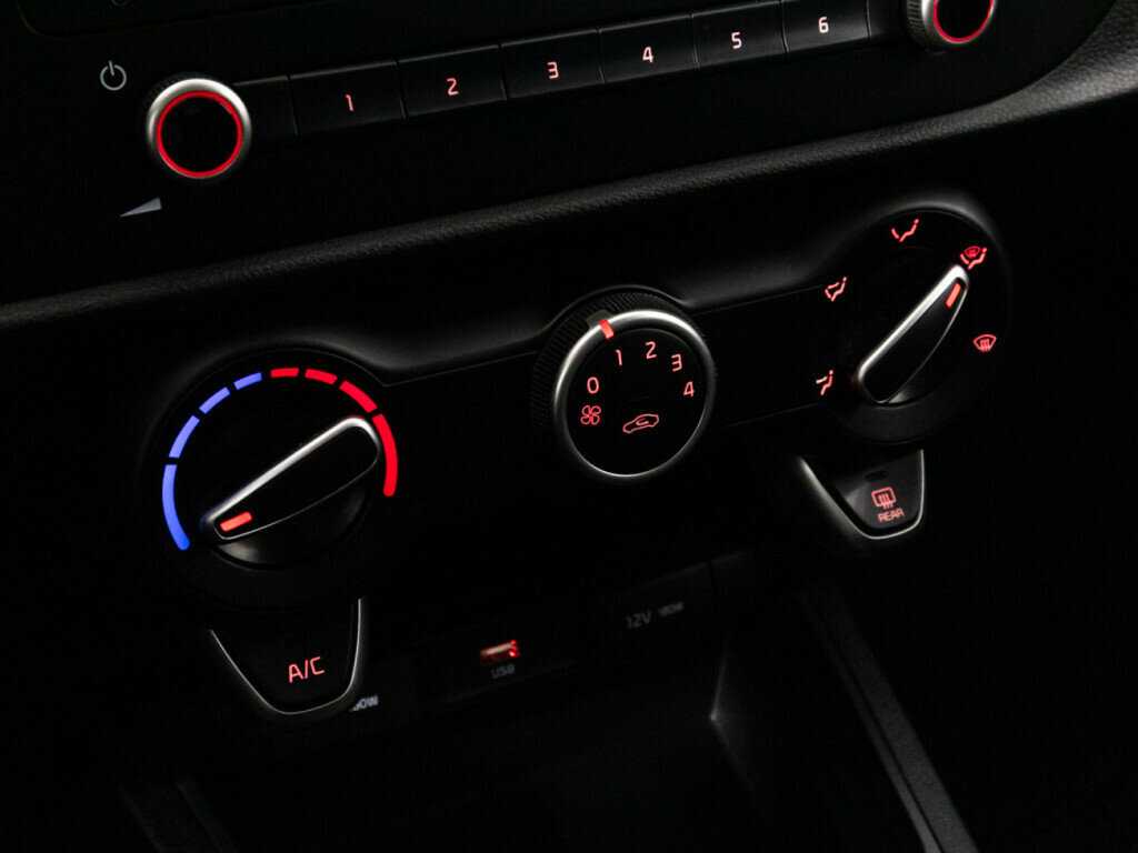 Купить Kia Rio с пробегом. Фото: #20