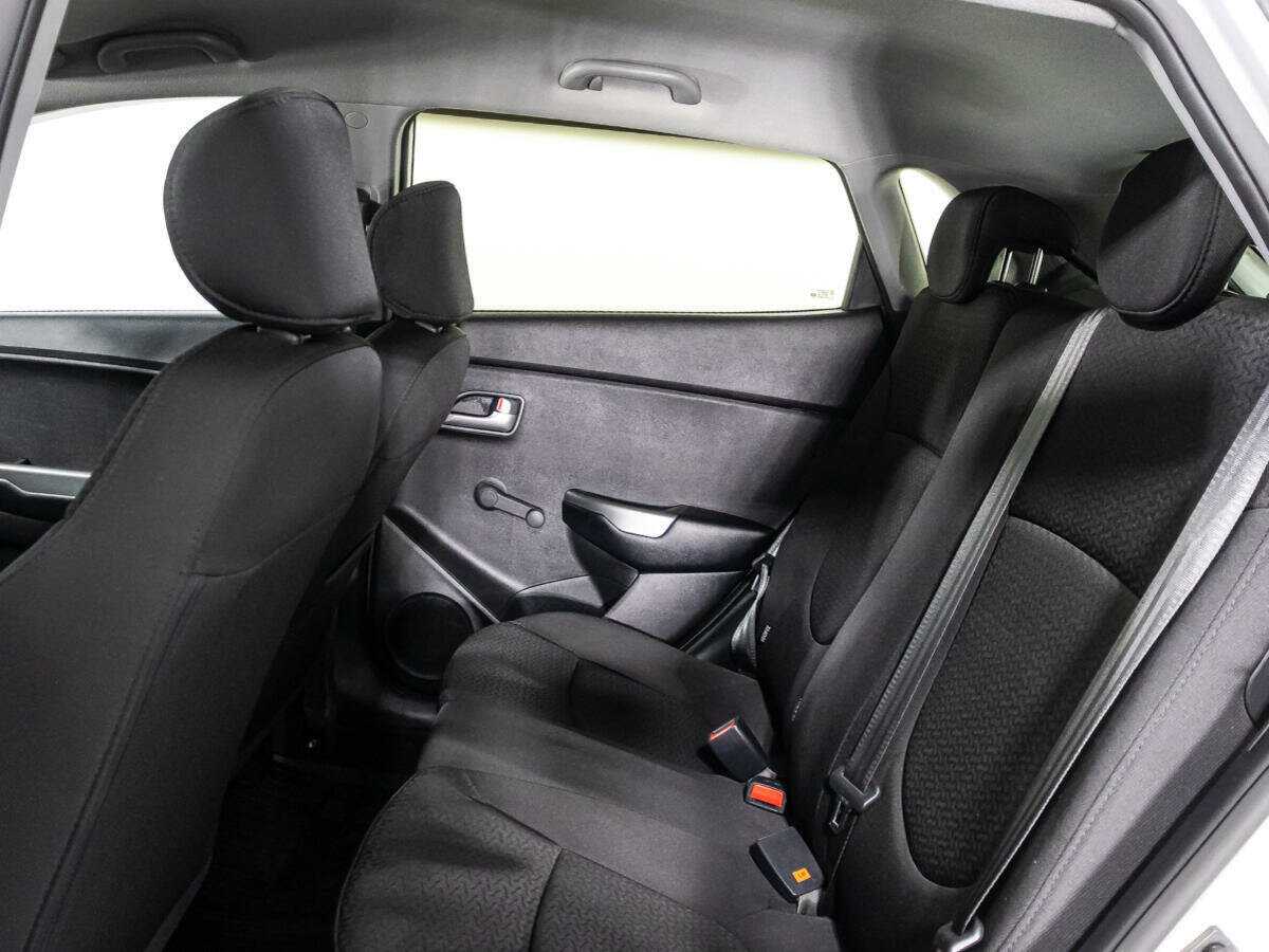 Купить Kia Rio с пробегом. Фото: #9