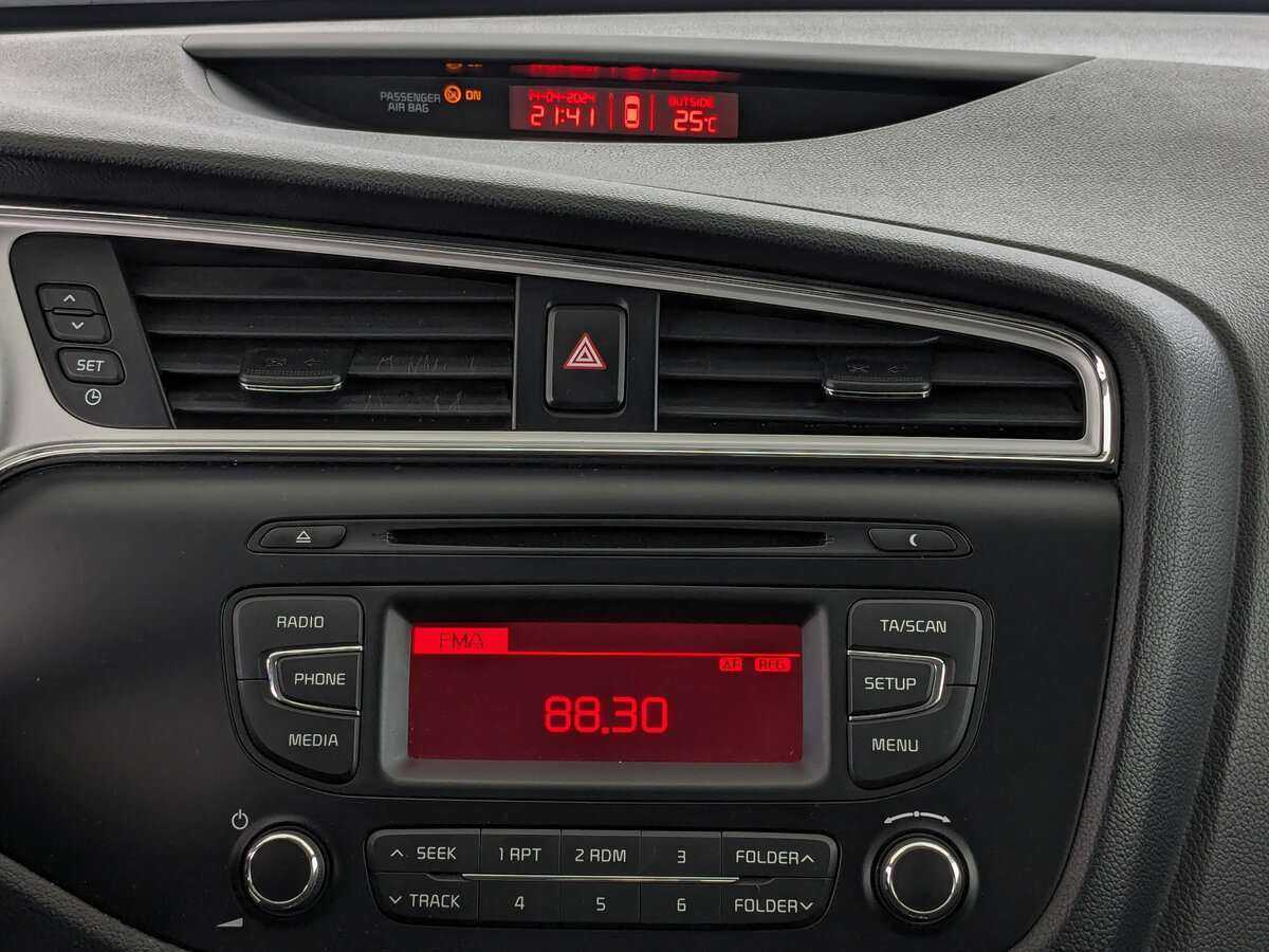 Купить Kia Ceed с пробегом. Фото: #12