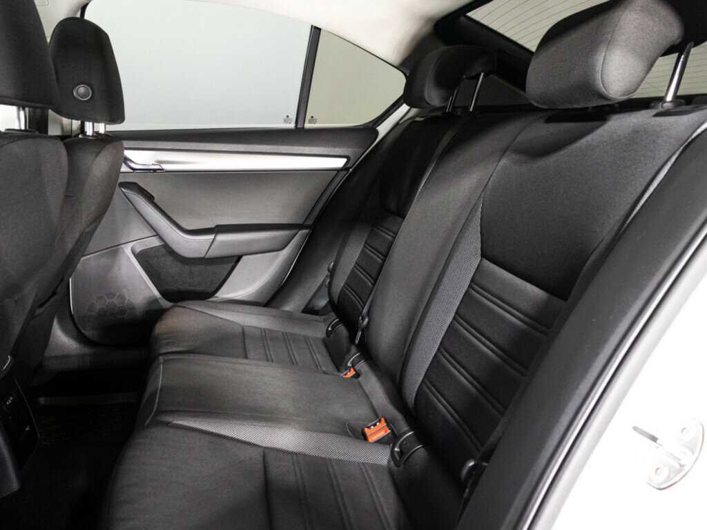 Купить Skoda Octavia с пробегом. Фото: #9