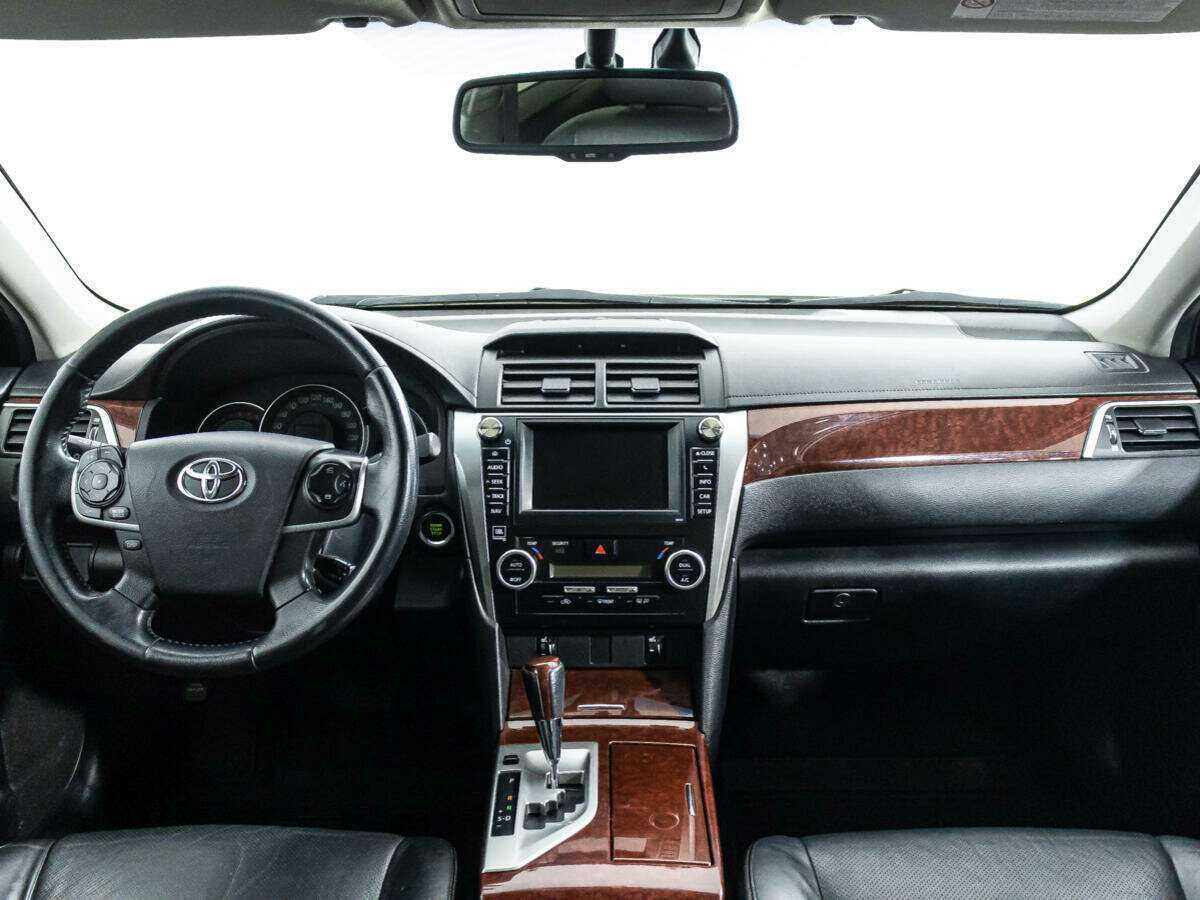 Купить Toyota Camry с пробегом. Фото: #12