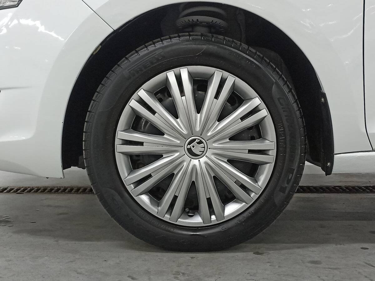 Купить Skoda Rapid с пробегом. Фото: #17