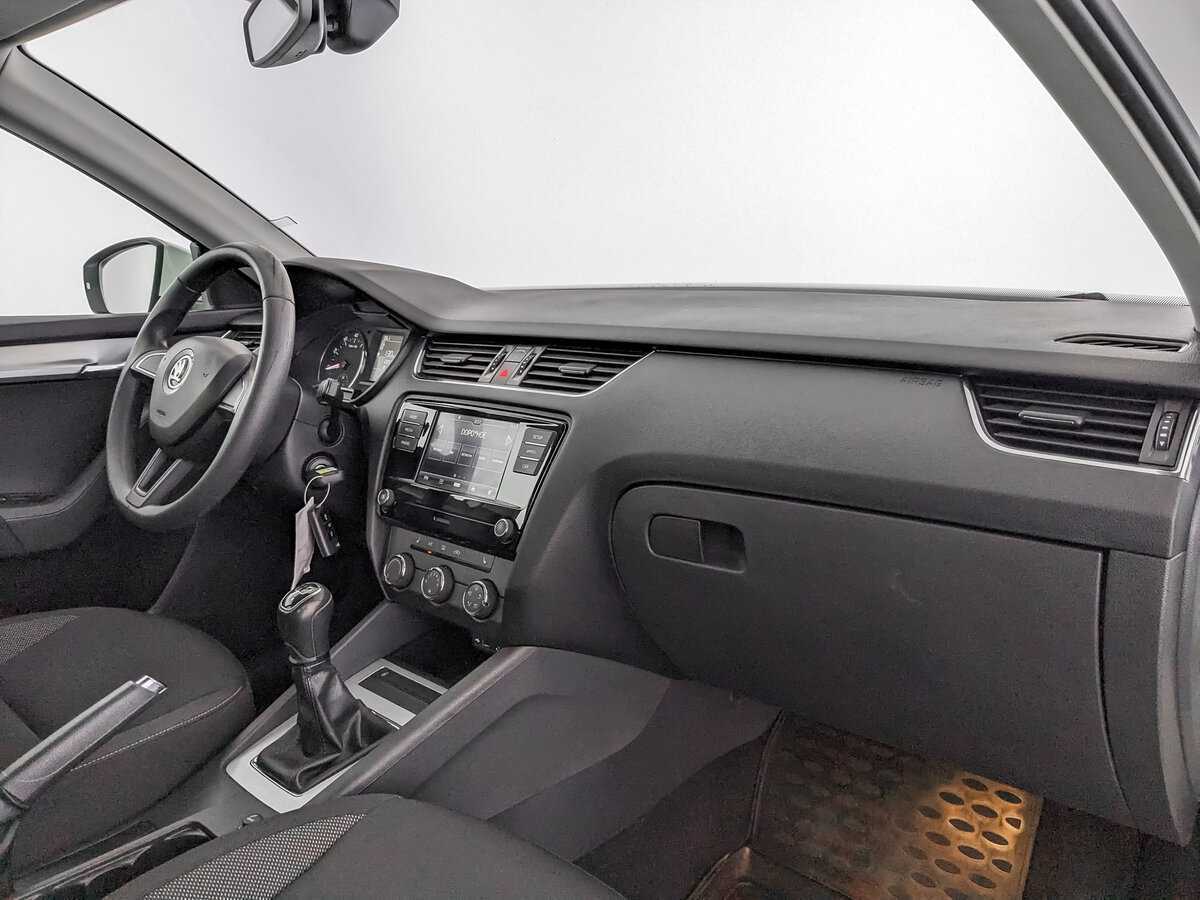 Купить Skoda Octavia с пробегом. Фото: #8