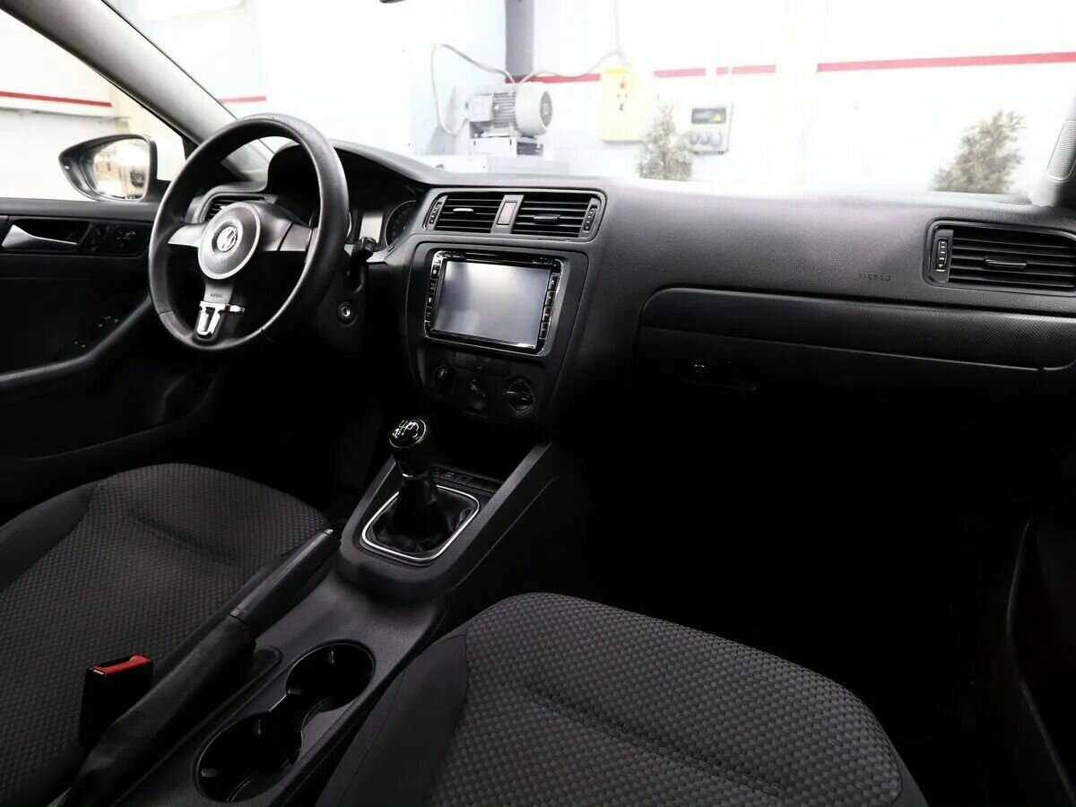 Купить Volkswagen Jetta с пробегом. Фото: #7
