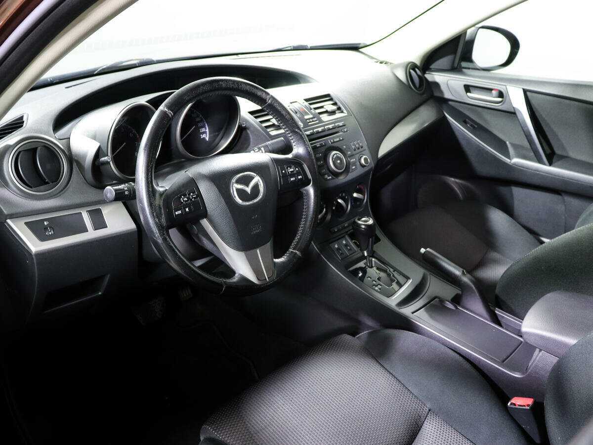 Купить Mazda 3 с пробегом. Фото: #11