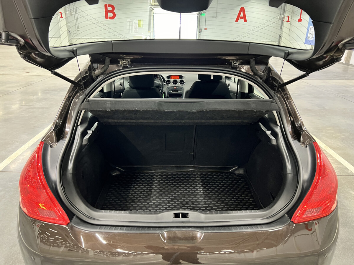 Купить Peugeot 308 с пробегом. Фото: #9