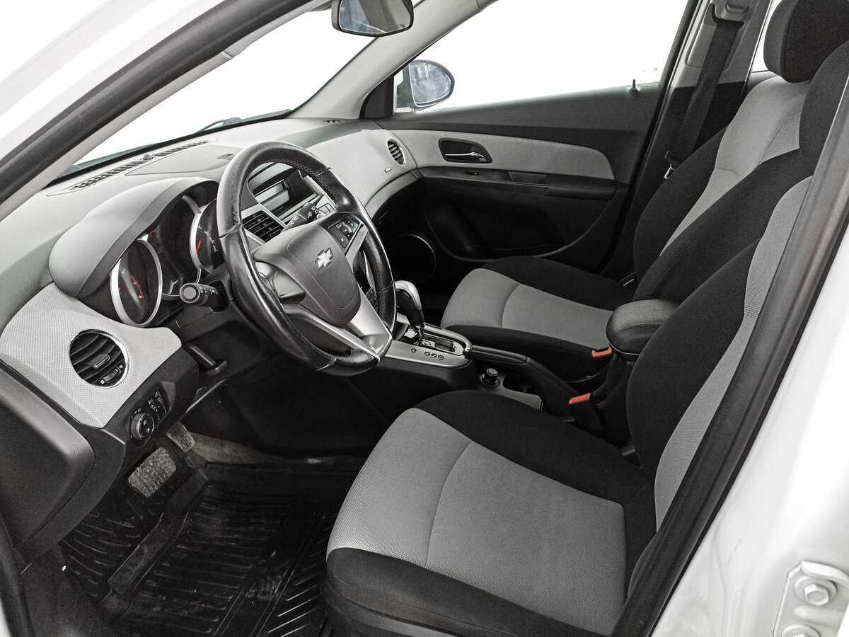 Купить Chevrolet Cruze с пробегом. Фото: #15