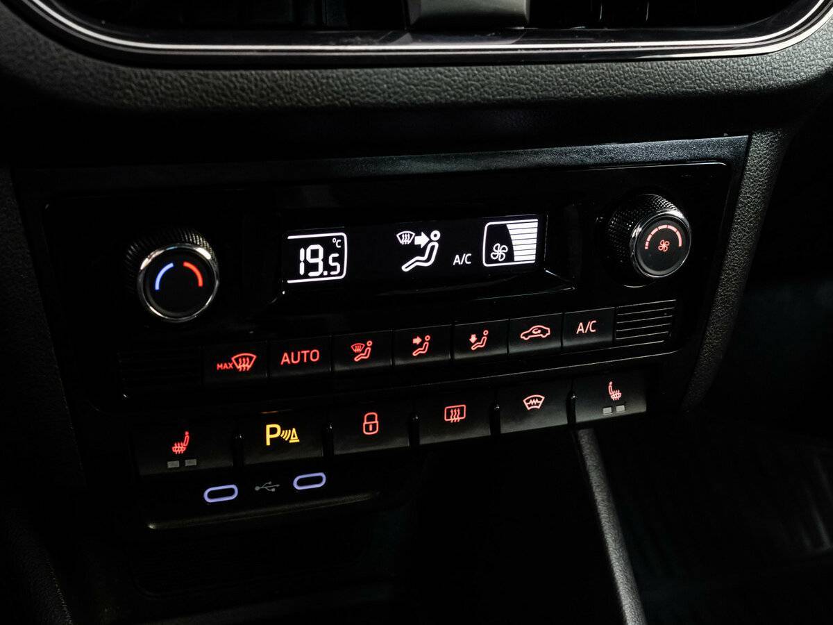 Купить Volkswagen Polo с пробегом. Фото: #17