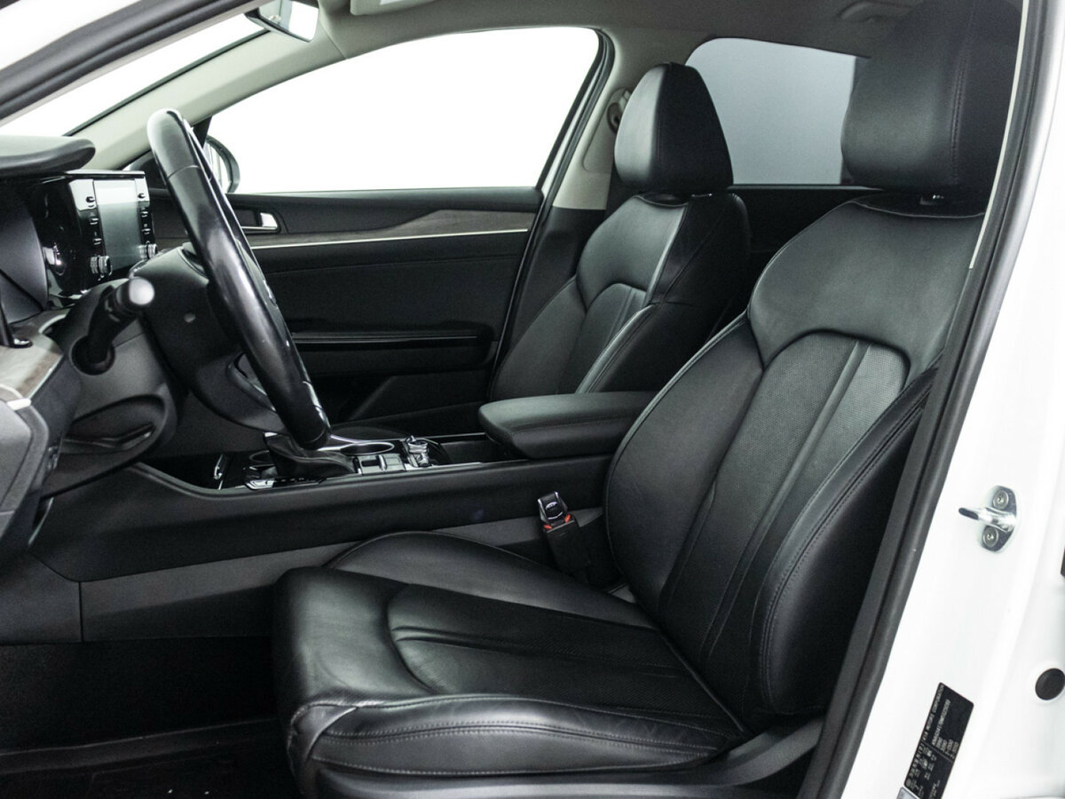 Купить Kia K5 с пробегом. Фото: #14