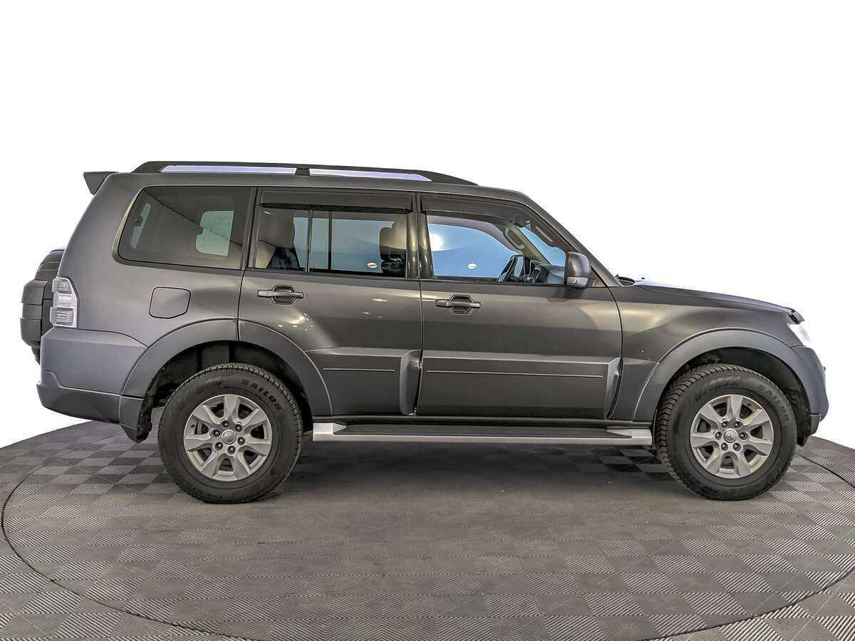 Купить Mitsubishi Pajero с пробегом. Фото: #3