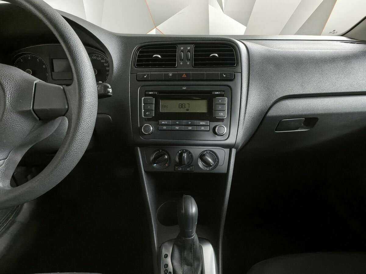 Купить Volkswagen Polo с пробегом. Фото: #10