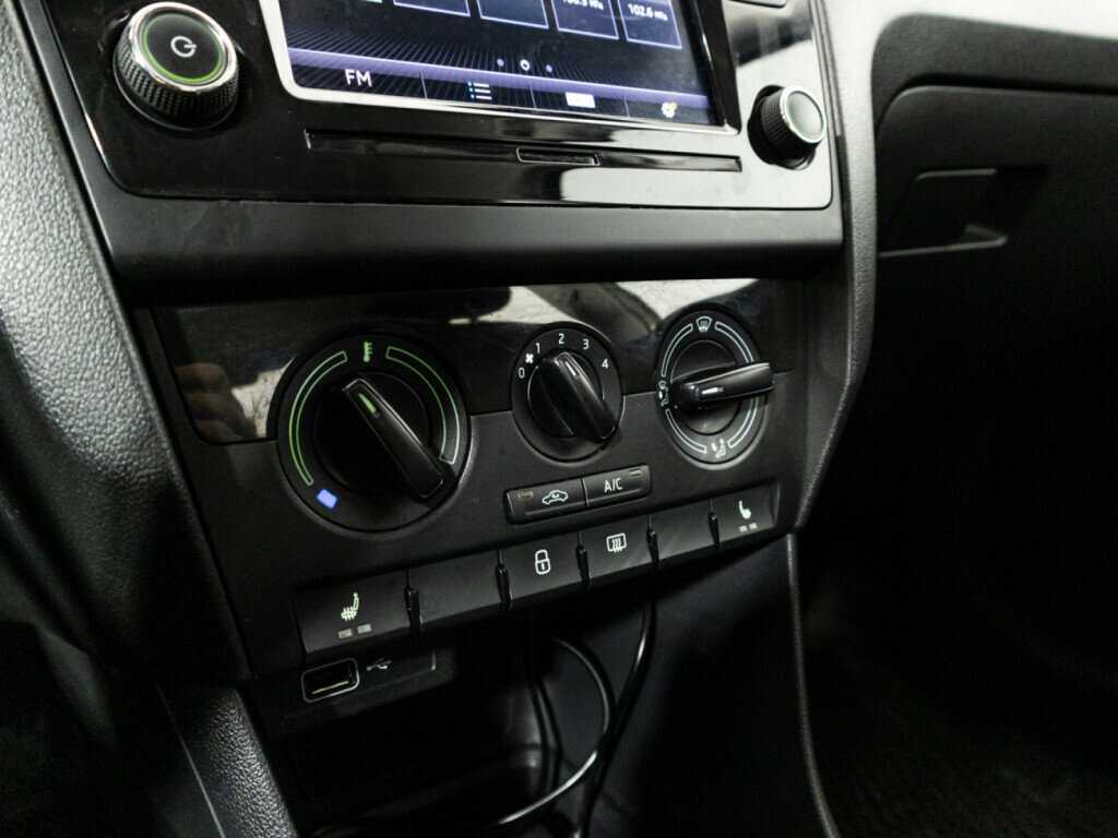 Купить Skoda Rapid с пробегом. Фото: #14