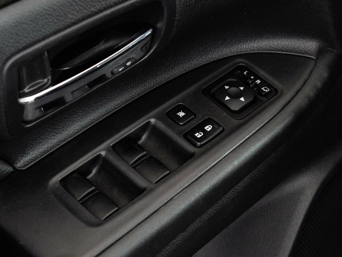 Купить Mitsubishi Outlander с пробегом. Фото: #13